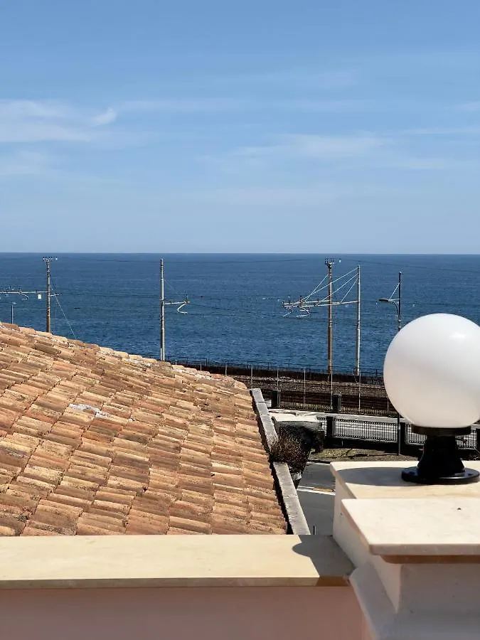 Villa Terrazza famà Aeroporto di Catania Fontana Rossa Casa vacanze